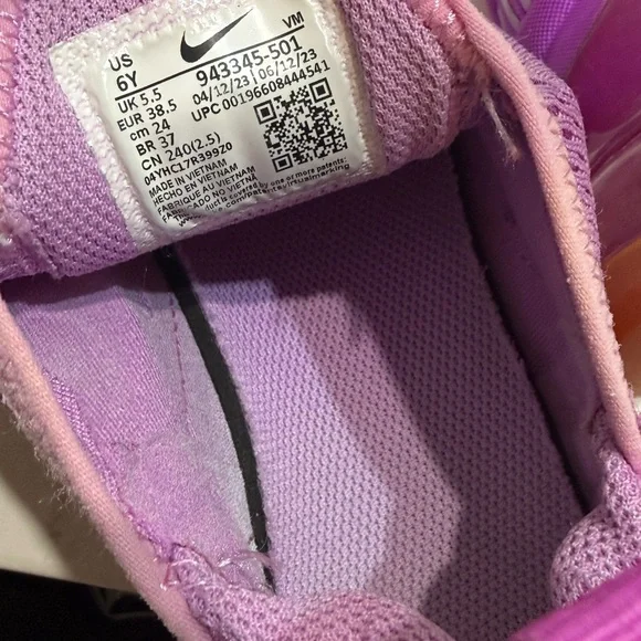 Nike Air Max 270 sneakers in a rush fuchsia colorway - Picture 3 of 3